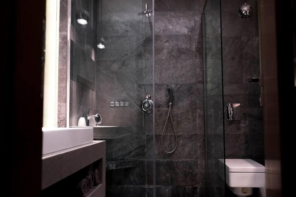 Evergreen - Old Town Spacious Stylish Apartment With Ac And One And A Half Bath, Baby & Kid- Friendly 브라티슬라바 외부 사진