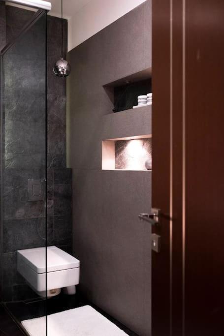 Evergreen - Old Town Spacious Stylish Apartment With Ac And One And A Half Bath, Baby & Kid- Friendly 브라티슬라바 외부 사진