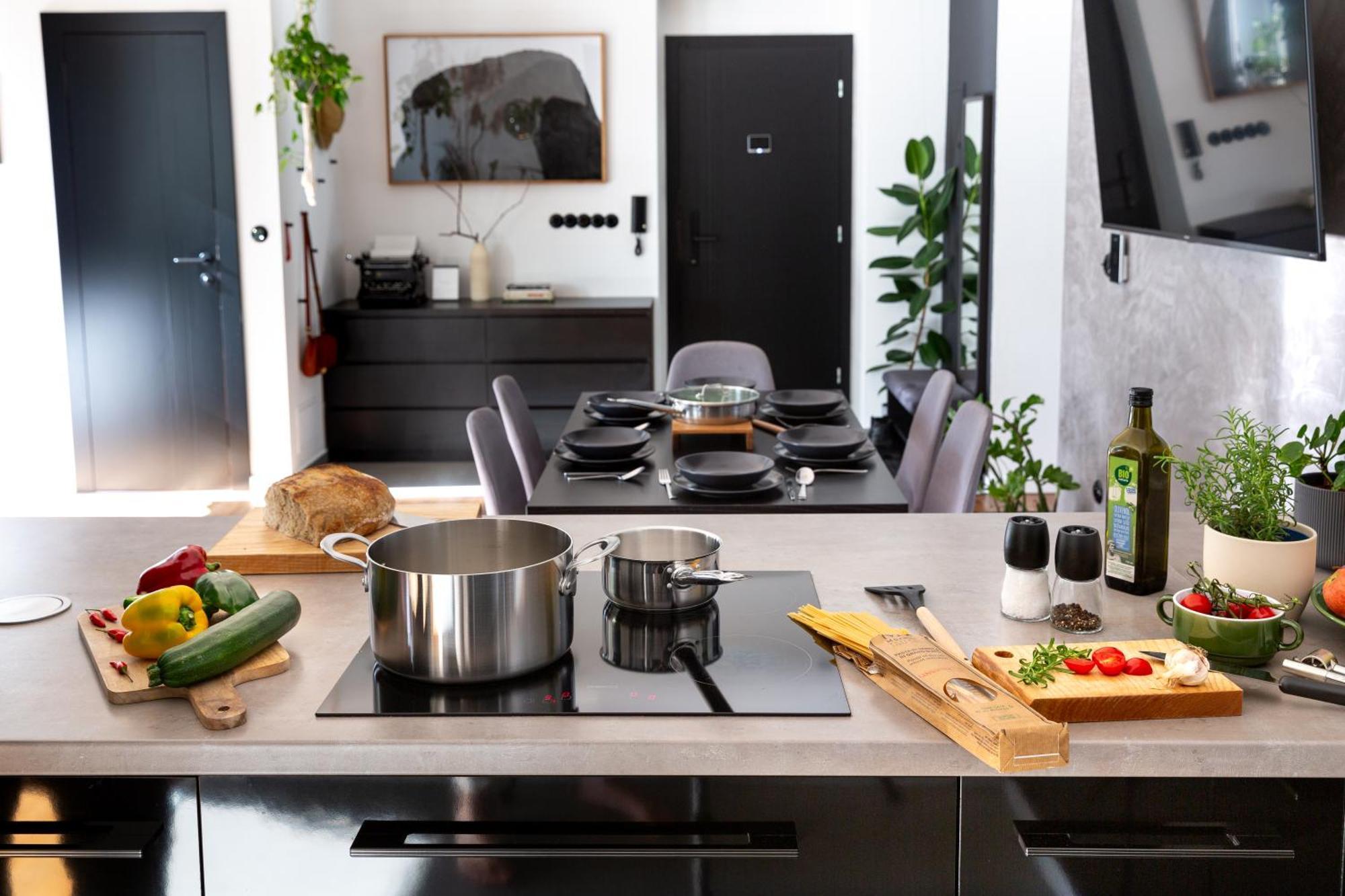 Evergreen - Old Town Spacious Stylish Apartment With Ac And One And A Half Bath, Baby & Kid- Friendly 브라티슬라바 외부 사진